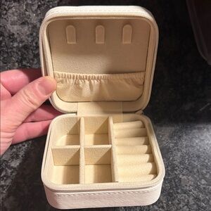 Elegant Cream Canvas Zipper Jewelry Organizer and Travel Case New